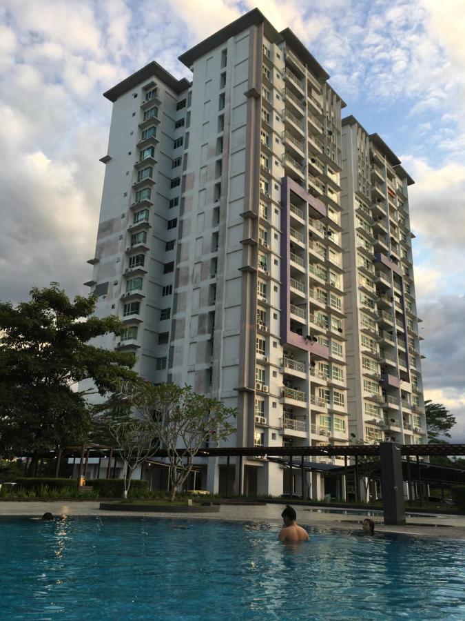 Ohana Sky Villa Residences Kuching Kültér fotó